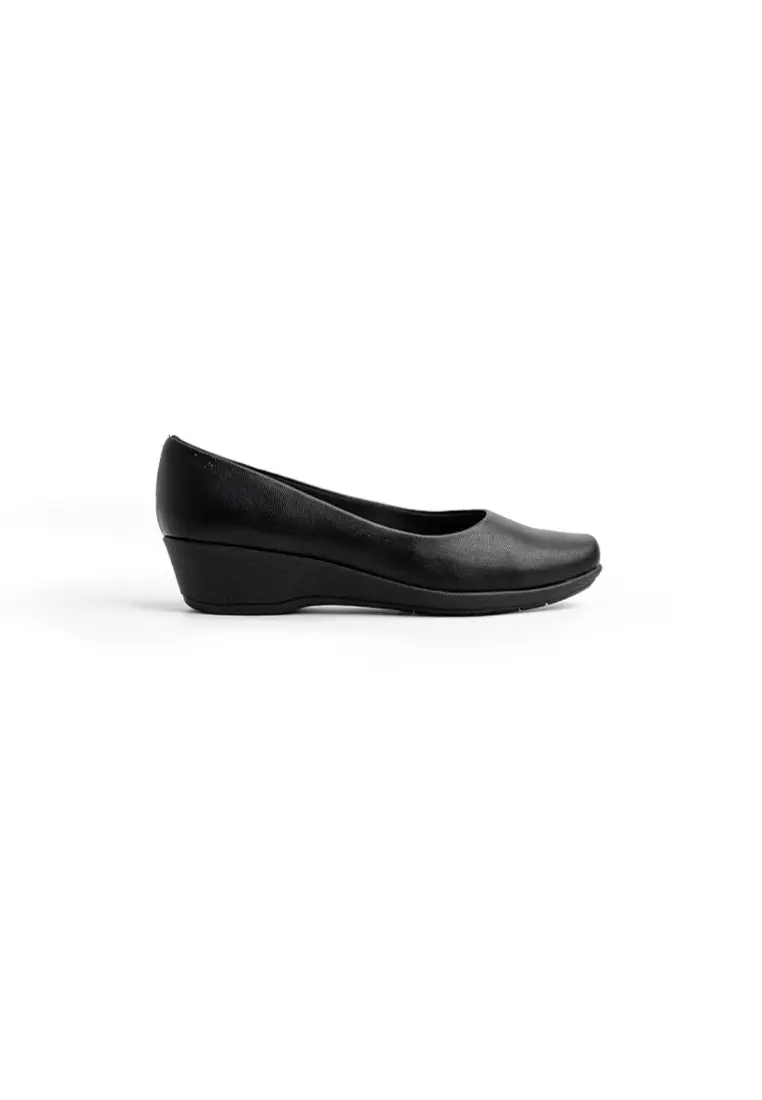 Discount on Piccadilly  shoes - SKU: Women's Valerie Wedge Pumps