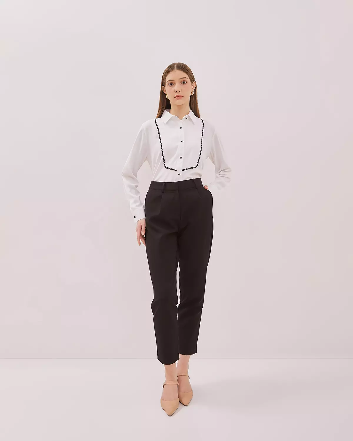 WOMEN'S BLACK TAPERED TROUSERS