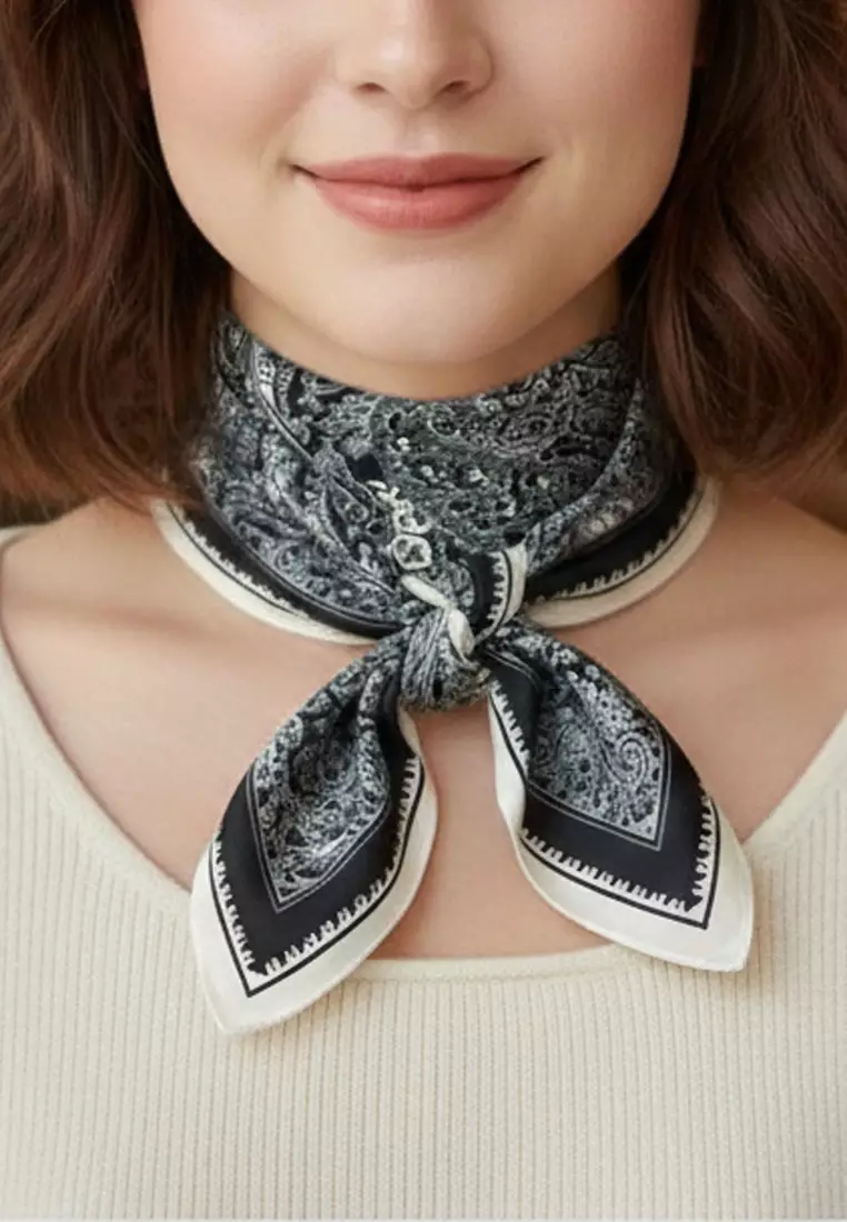 Aksesoris Scarf Paisley Motif Silky Square Satin Scarf Segi Empat Ukuran Kecil Black & white