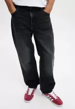 Revolve Black