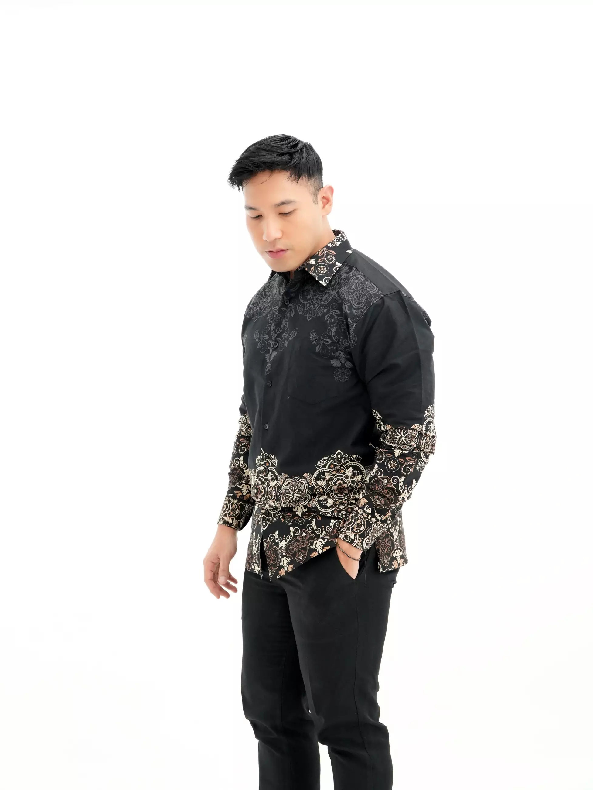 Kemeja Batik Lengan Panjang Hitam 16867