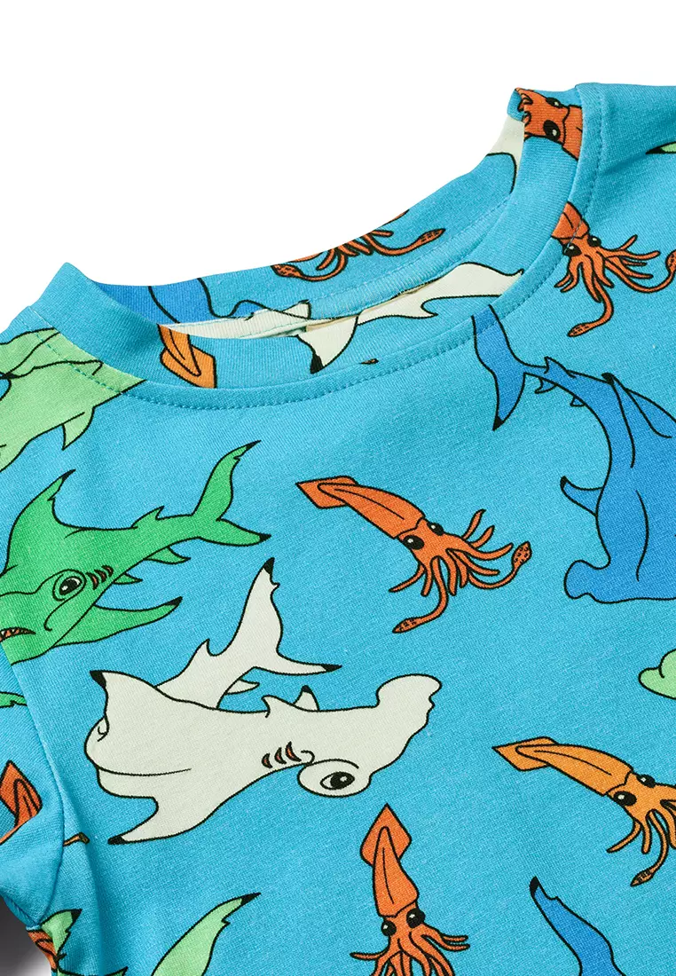 T-shirt with hammerhead sharks
