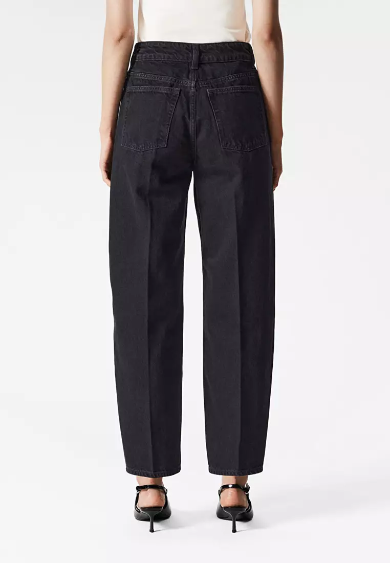 Tapered Jeans