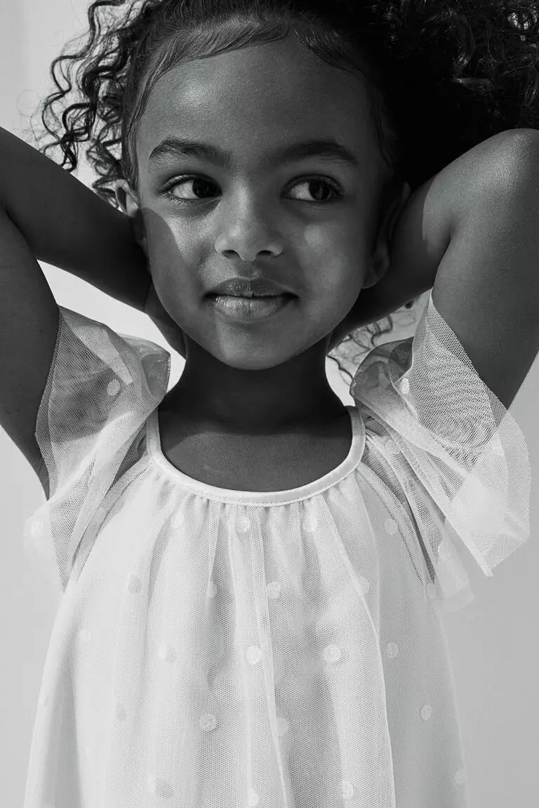 Butterfly-sleeved tulle dress