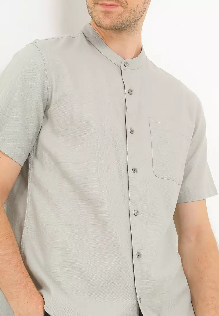 Kemeja Lengan Pendek Mandarin Slim Fit - Cream