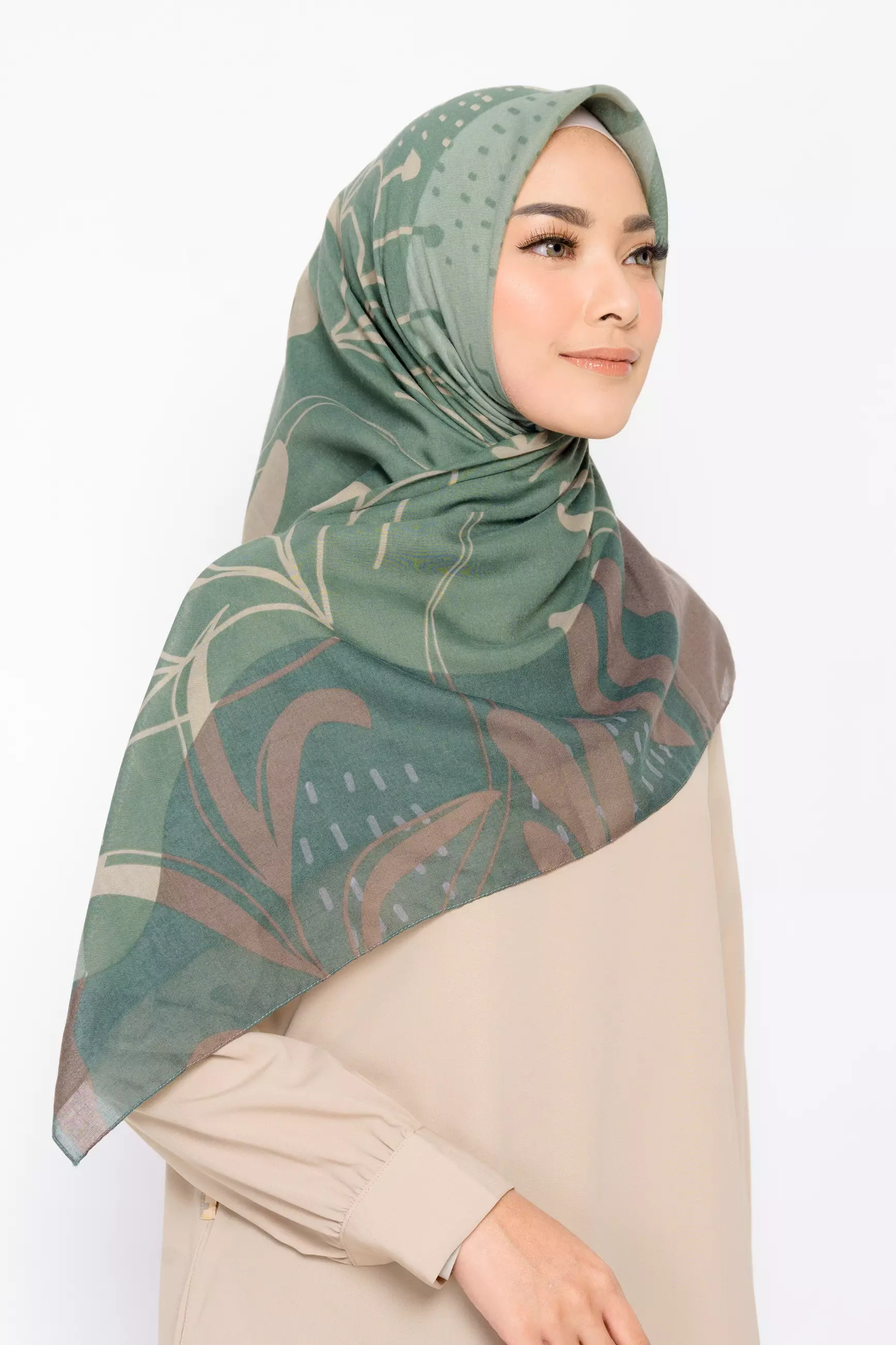 ZM Zaskia Mecca - Malea Grey Scarf Kerudung Segi Empat