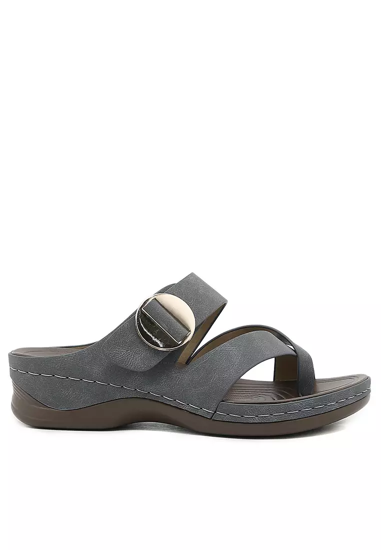 Discount on Twenty Eight Shoes  shoes - SKU: 4cm Pu Strap Flip Flops Alm605-7