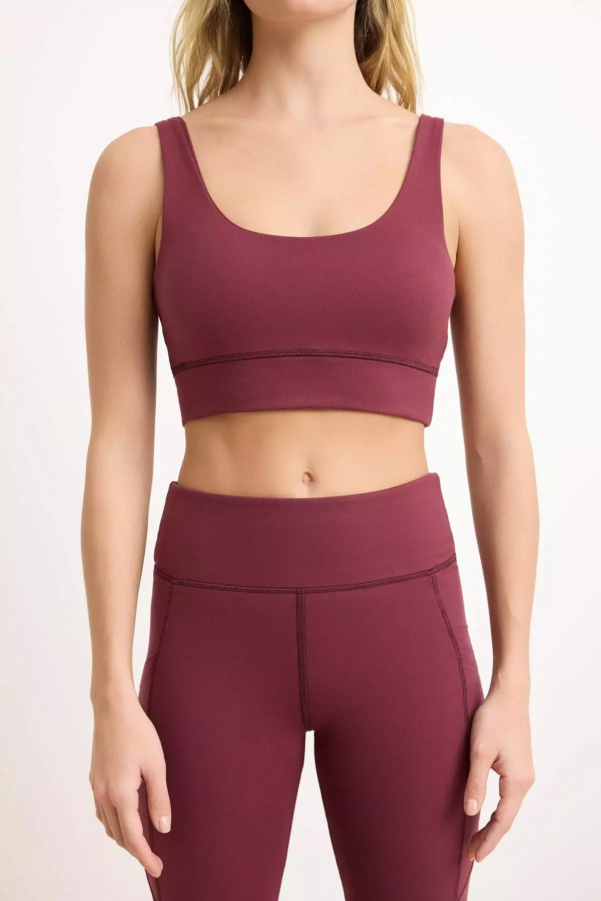 Burgundy Brushed Soft Fabric Supportive/Shape-Enhancing Thick Strap Knitted Sports Bra Thmss24Ss8