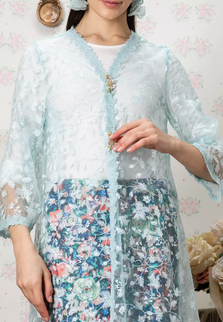 AURA LONG LACE KEBAYA SET