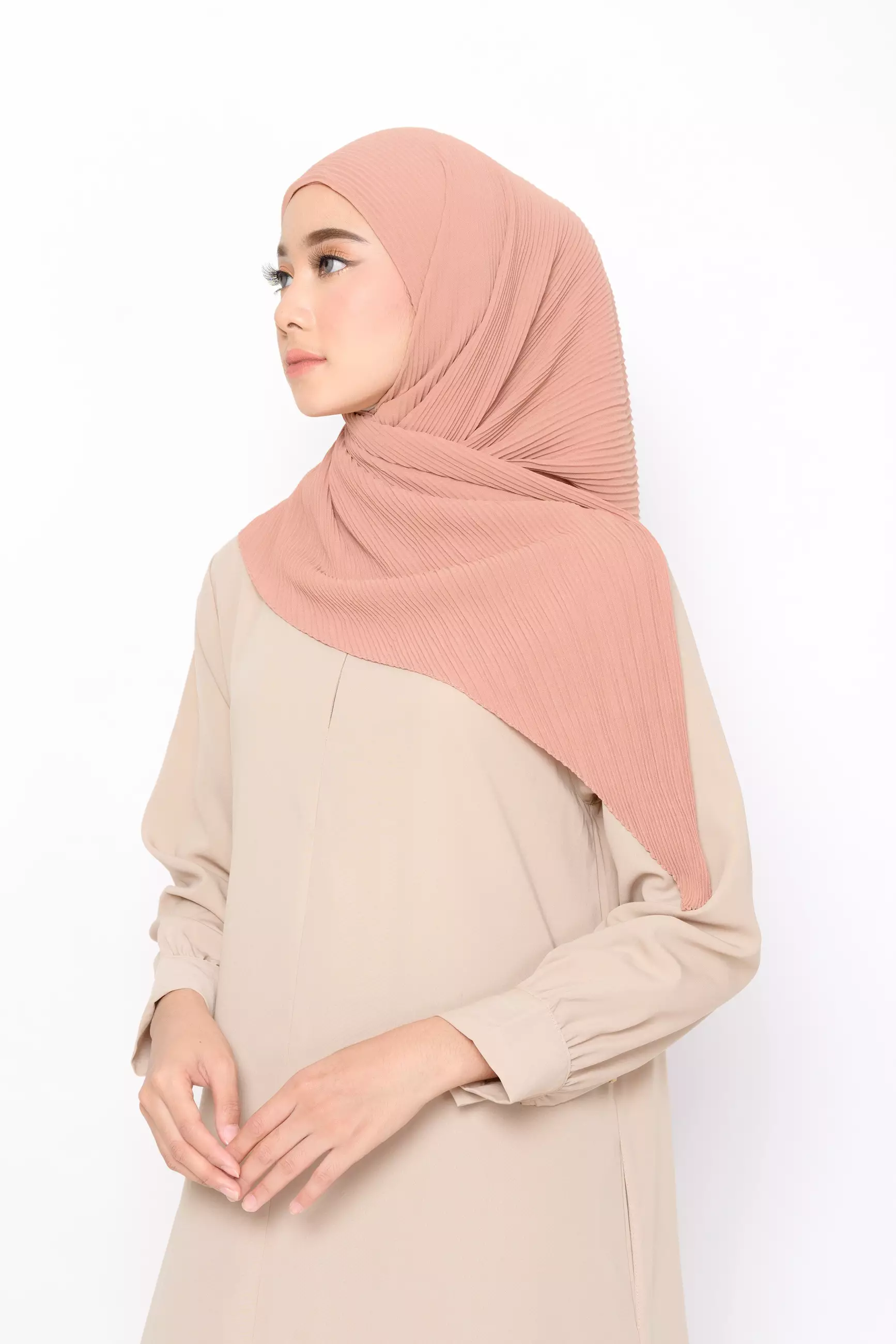ZM Zaskia Mecca - Fanya Cream Hijab - Kerudung Segi Empat