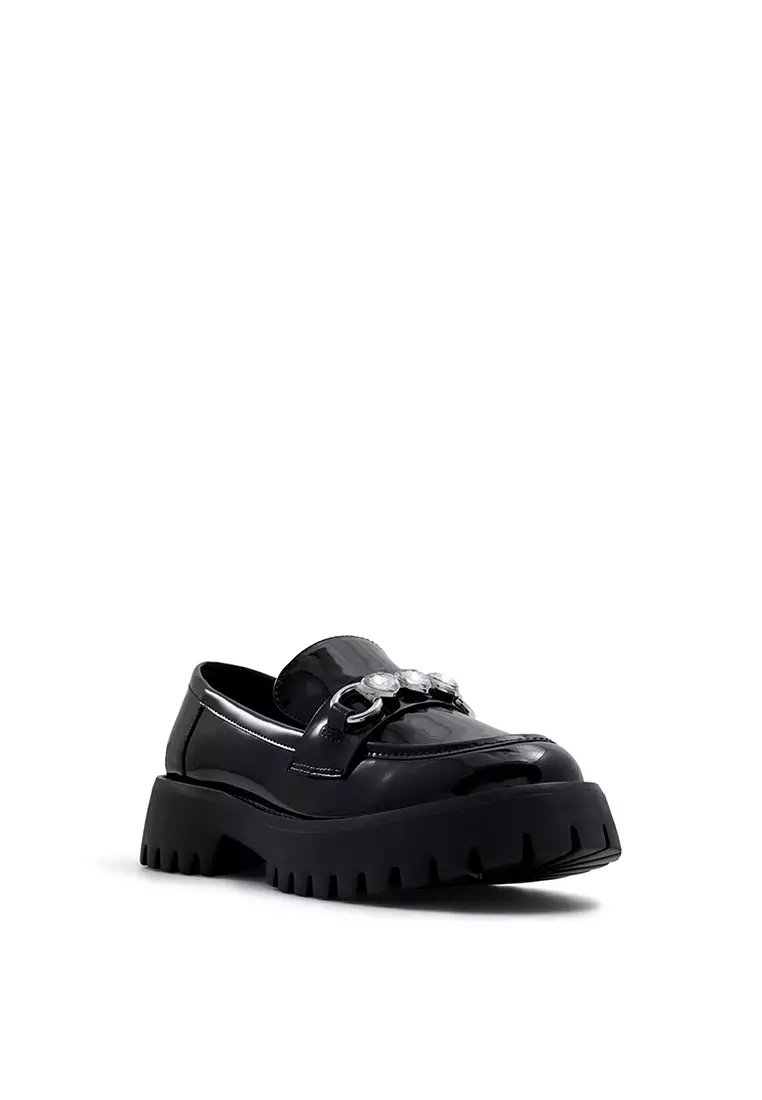 Clueless chunky sole sandal store in black faux leather