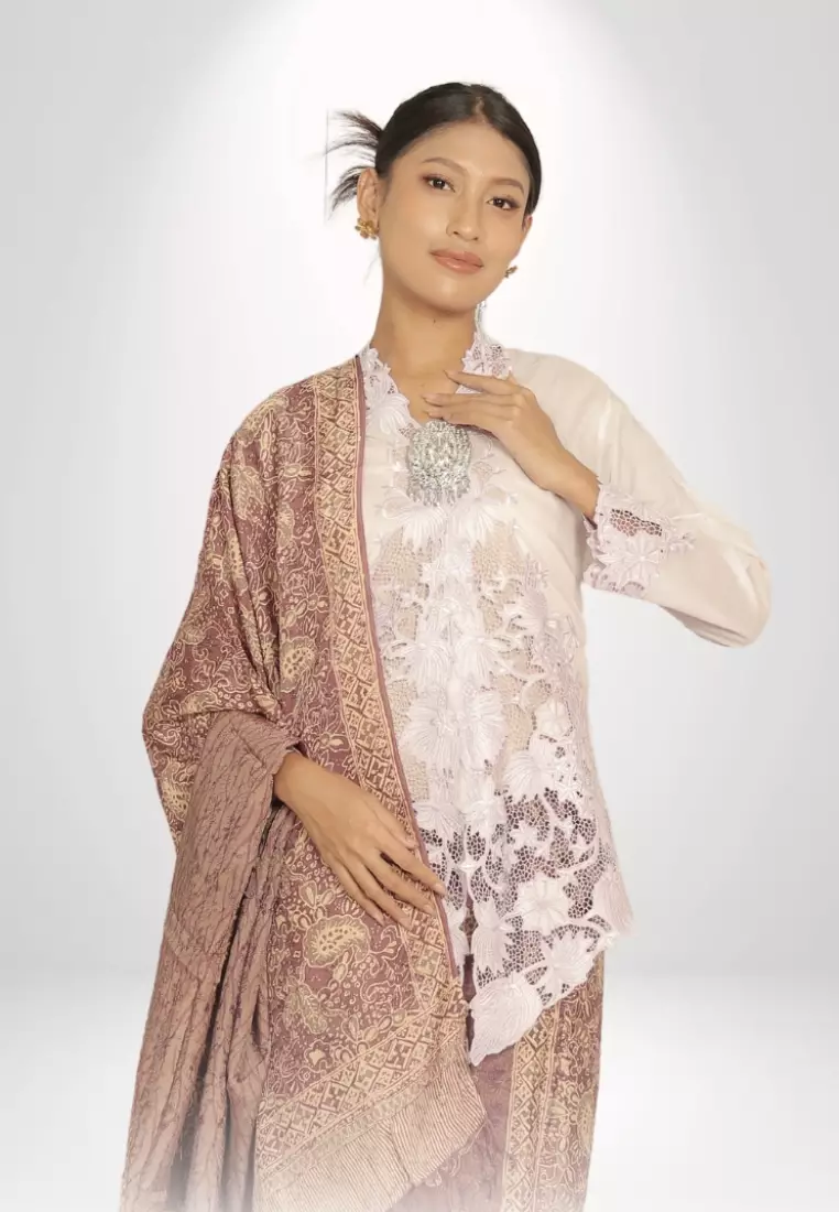 Exclusive Kebaya Kerancang Hand Made Embroidery