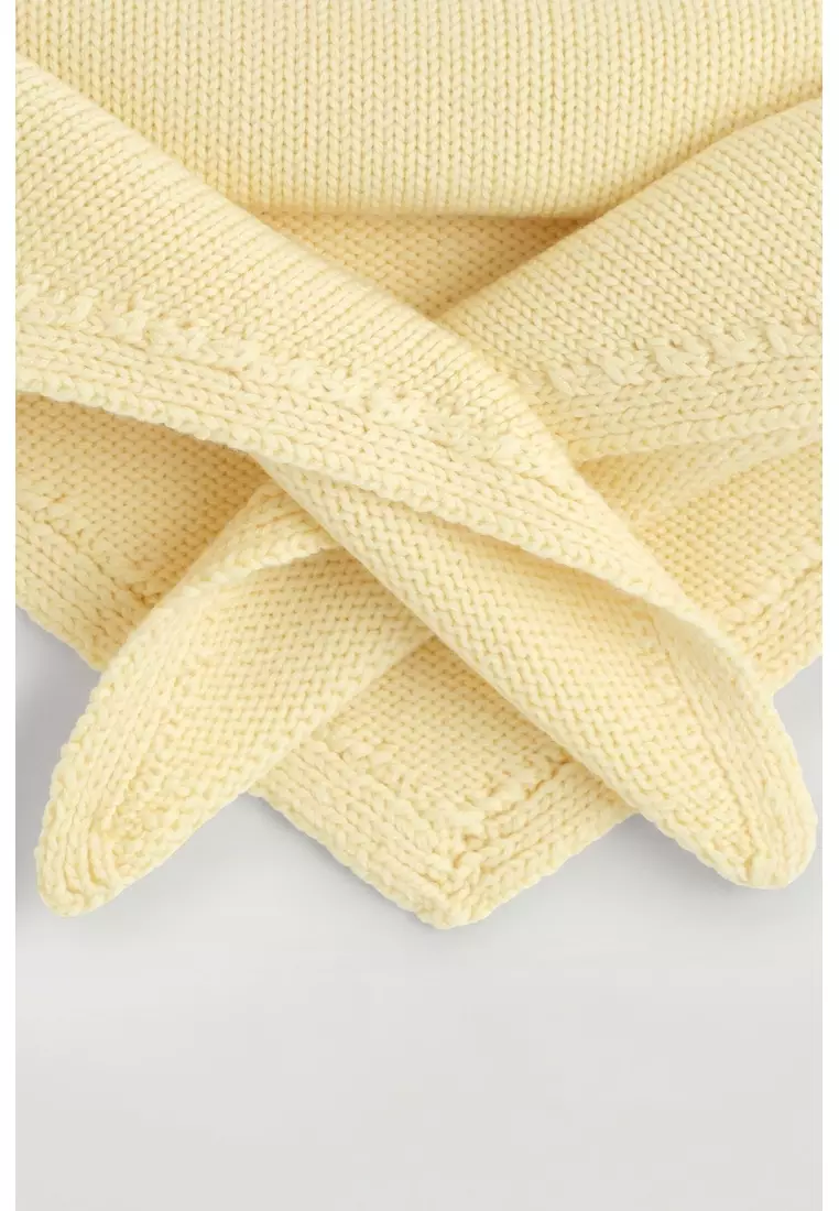 MERINO WOOL TRIANGLE SCARF