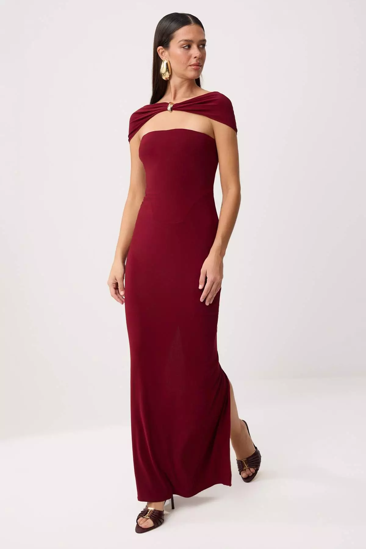 Buy Trendyol Burgundy Plain Woven Sandy Maxi Evening Dress & Graduation  Dress 2026 Online | ZALORA