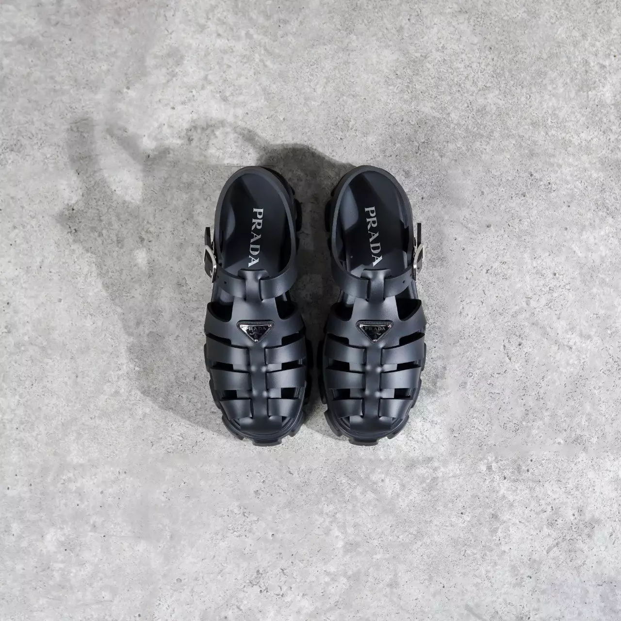 Sepatu PRADA FOAM RUBBER BLACK SNEAKER 100% ORIGINAL