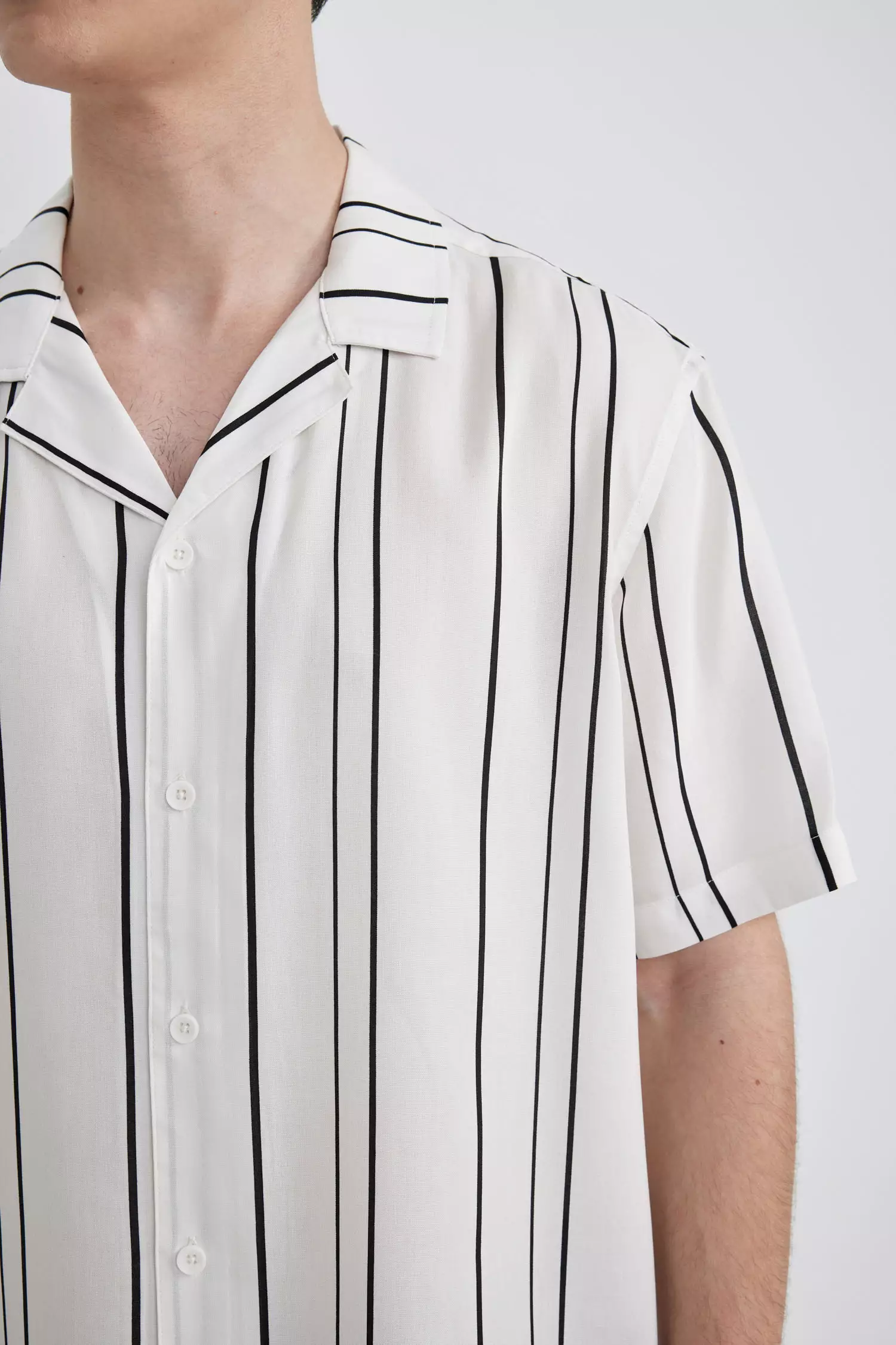 Columbia GRT Check Pattern Button-Down Short-Sleeve Viscose Shirt, Men's Size L (approx.) Viscose Khaki type sage green Vintage Second Hand