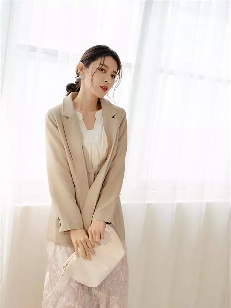 Belted top suit jacket