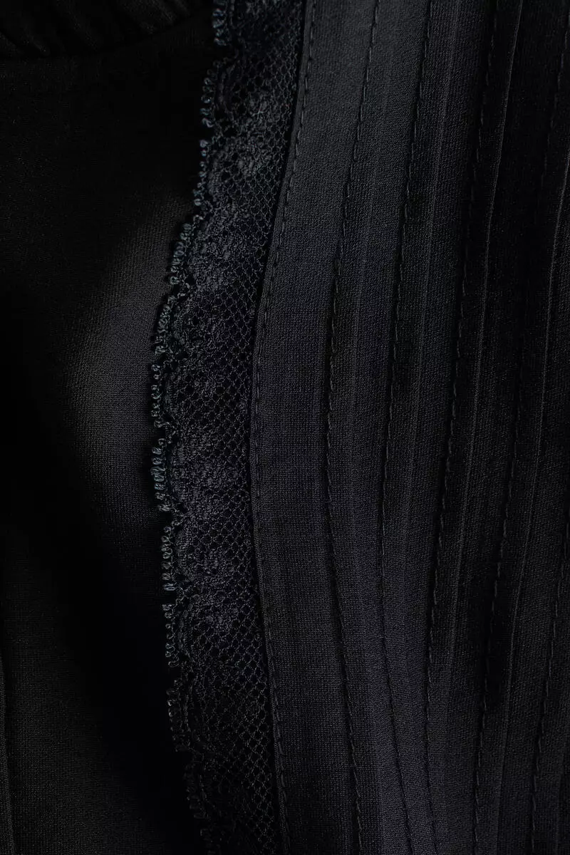 Frill-trimmed button-front blouse