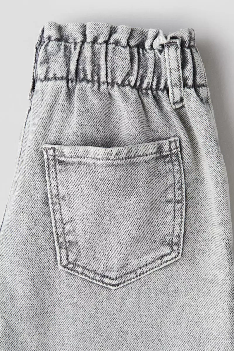 Relaxed paper bag jeans