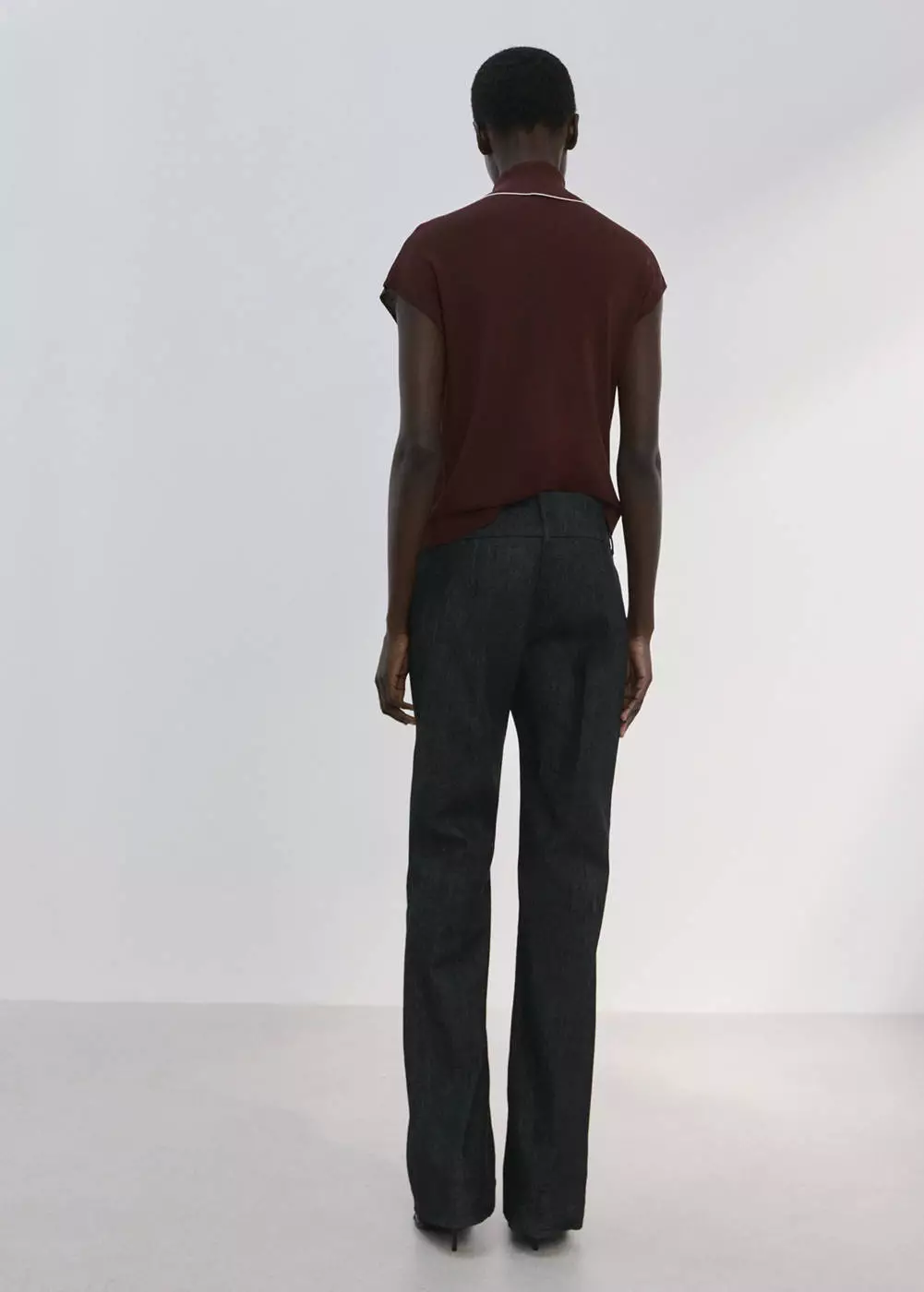 Atasan rajut dengan detail syal