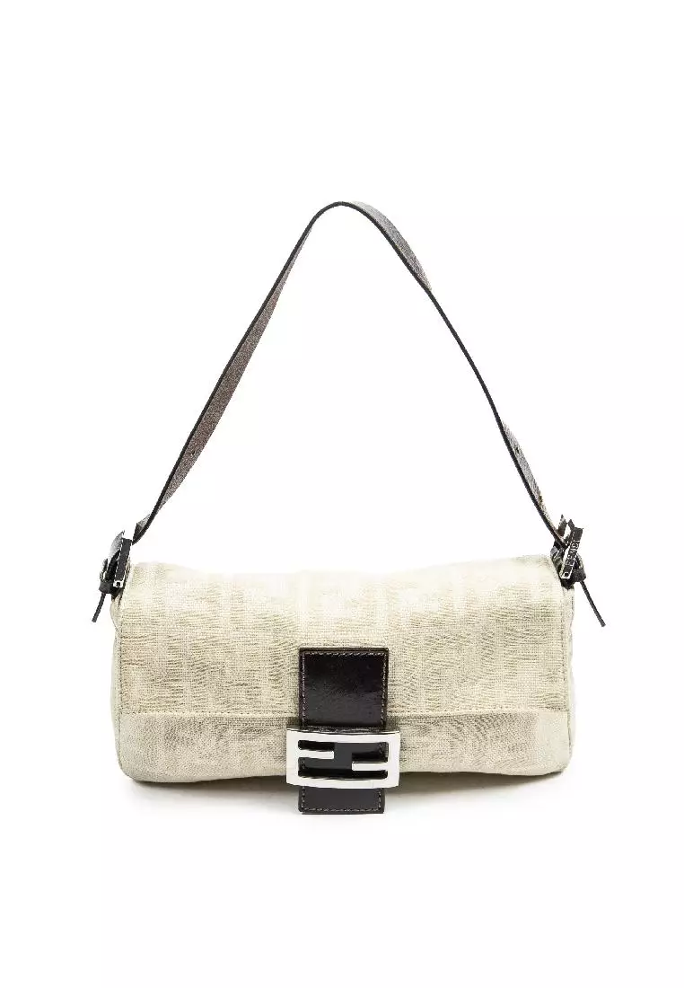 Fendi baguette discount white