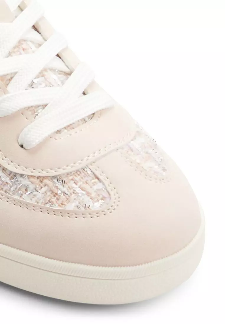 Solae Sneakers