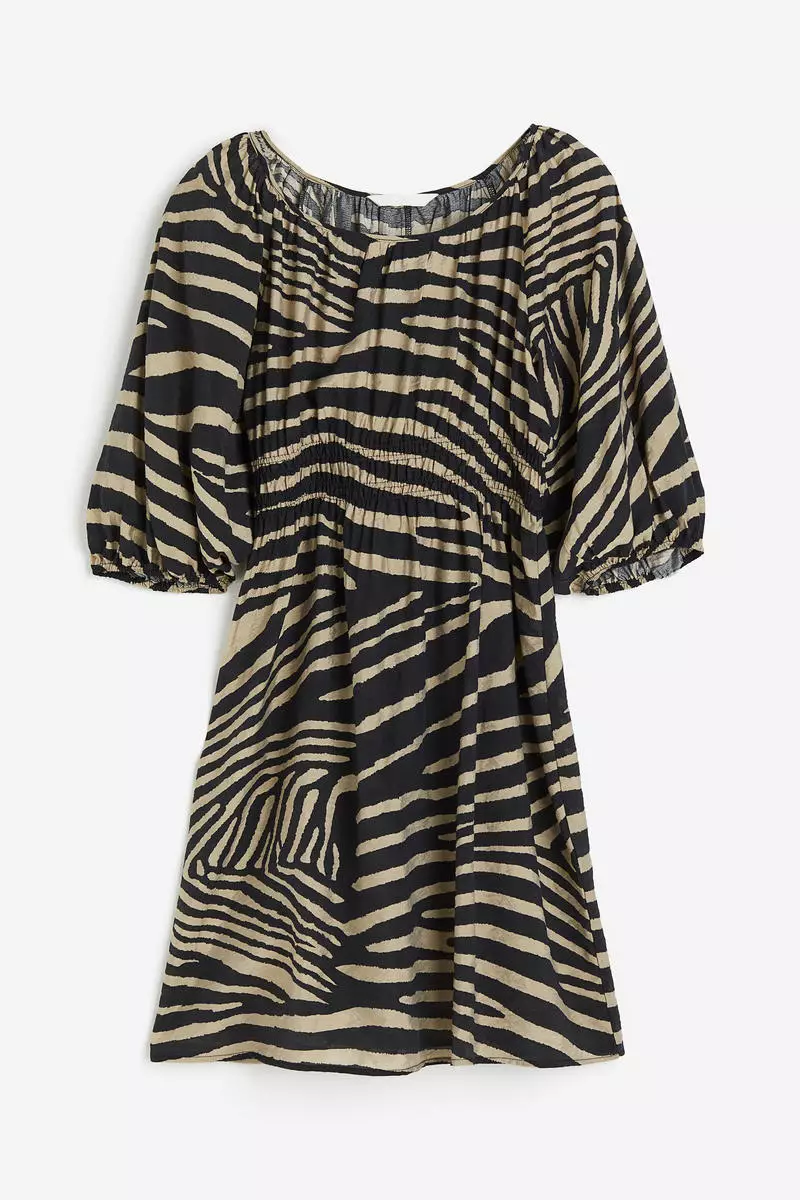 Balloon-sleeved dress