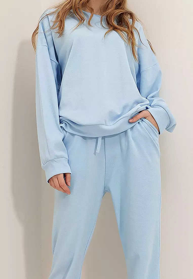 Basic Sweatshirt and Jogger Set