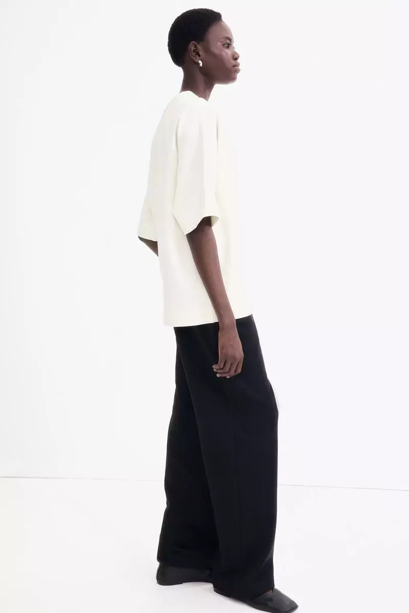 Short-sleeved sweatshirt