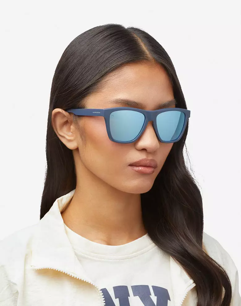 HAWKERS POLARIZED Navy Blue Chrome ONE LS RAW. Sunglasses for Men and Women, Unisex. UV400 protection. Official product designed and made in Spain