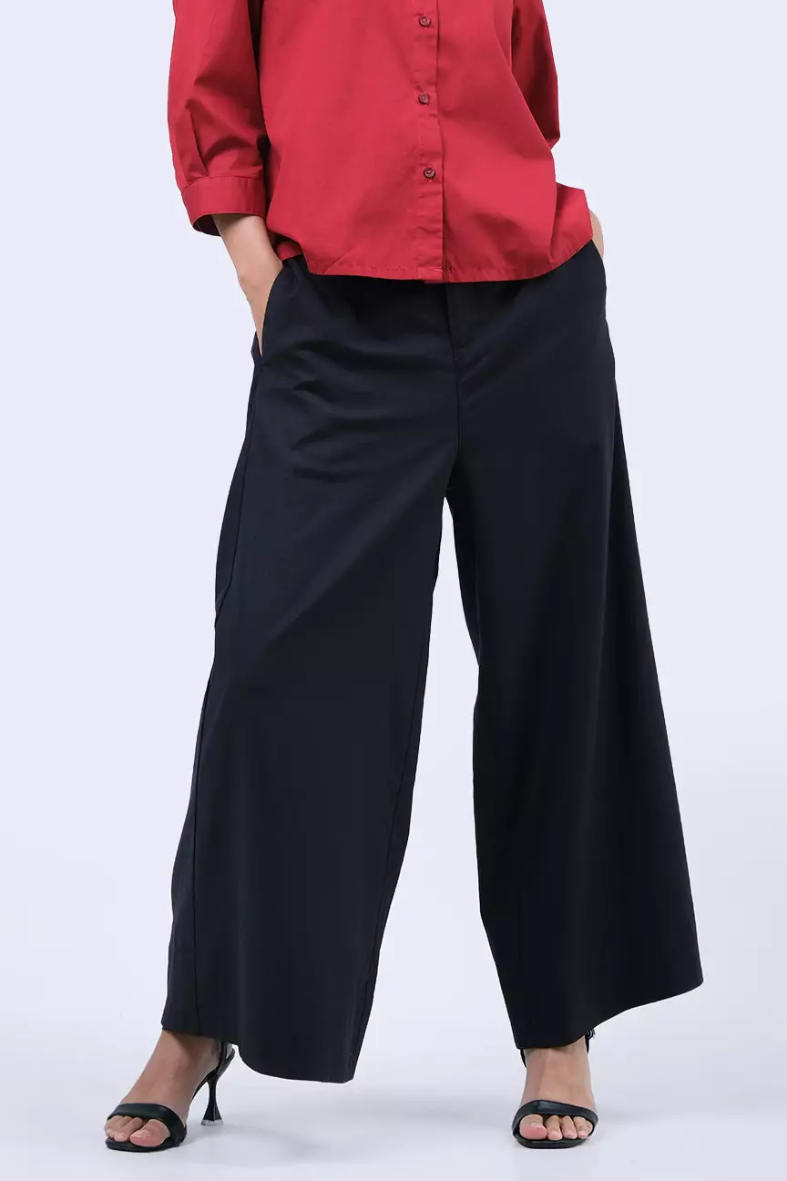 Celana Panjang Wanita Avery Black