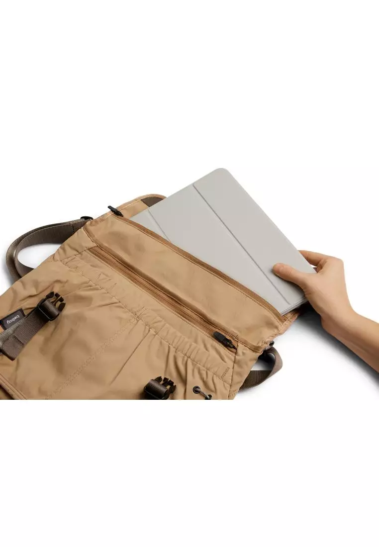 Bellroy Cinch Messenger Bag - Sand Dune