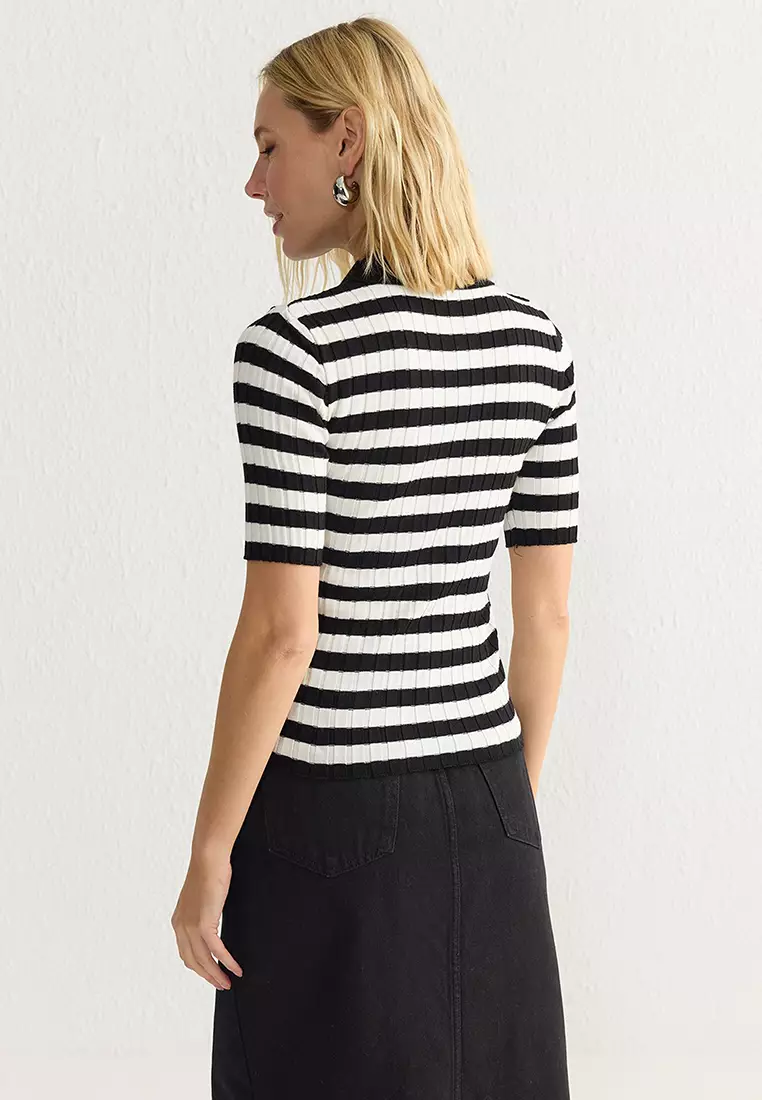 Straight Short Slim Blouse