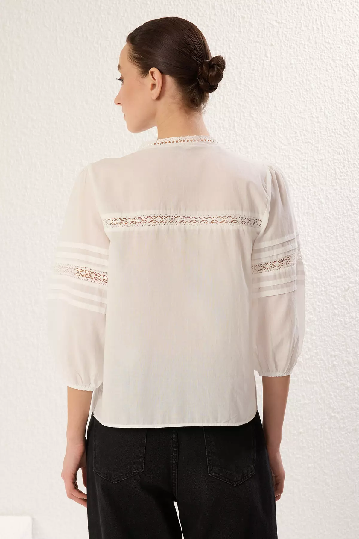 White Cotton Fabric Lace Detail Regular Regular Pattern Woven Shirt