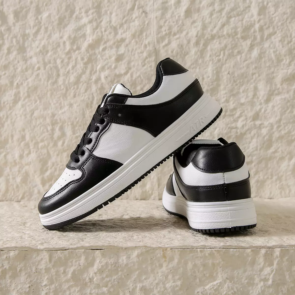 Sepatu Sneakers Wanita Kasual Motif Simpel Sepatu Cewek SS101