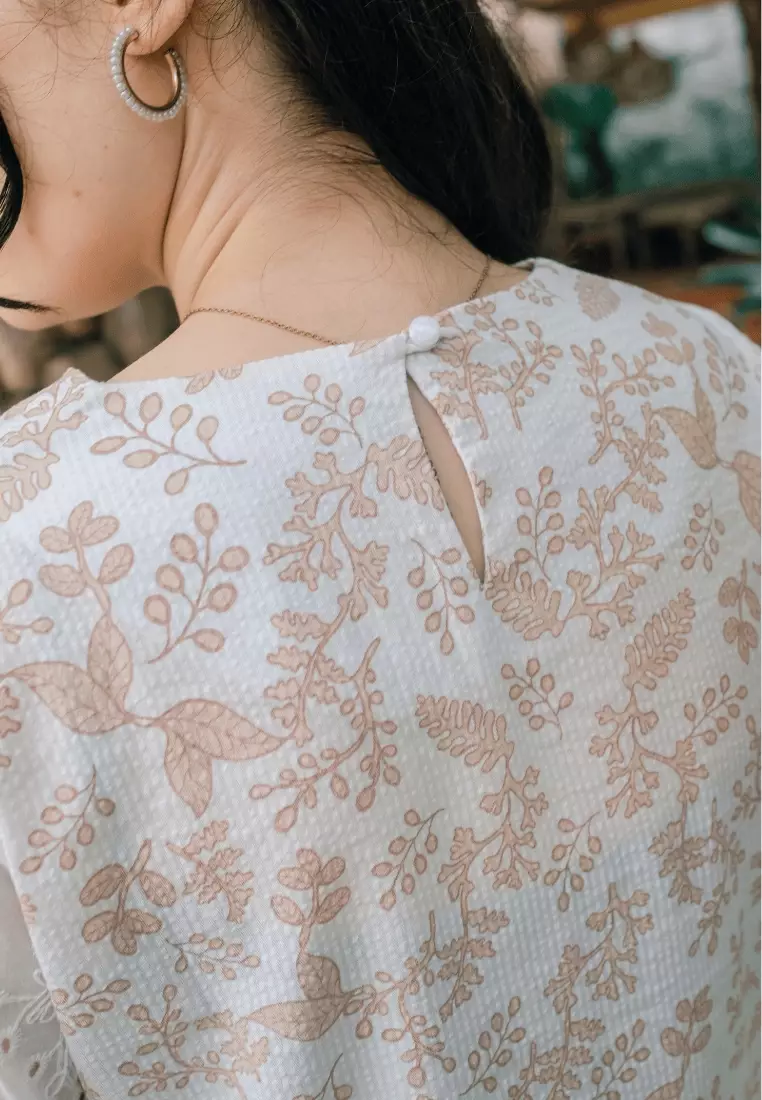 Urban Exchange Verano White Blouse - Atasan Blouse Printed Lengan Panjang Warna White