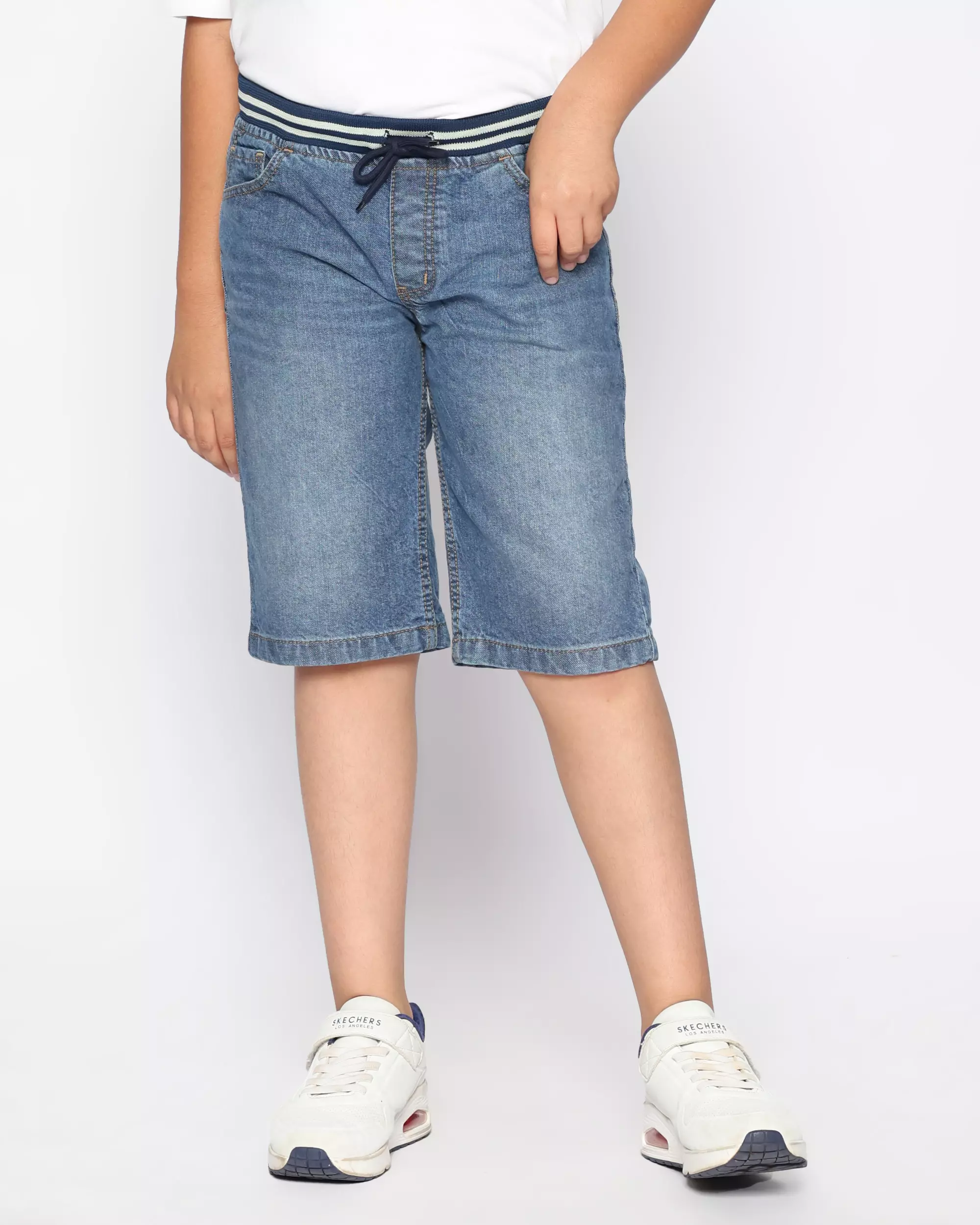 Celana Pendek Anak Laki Jeans Rib Mid Blue With Model - FORTUNES