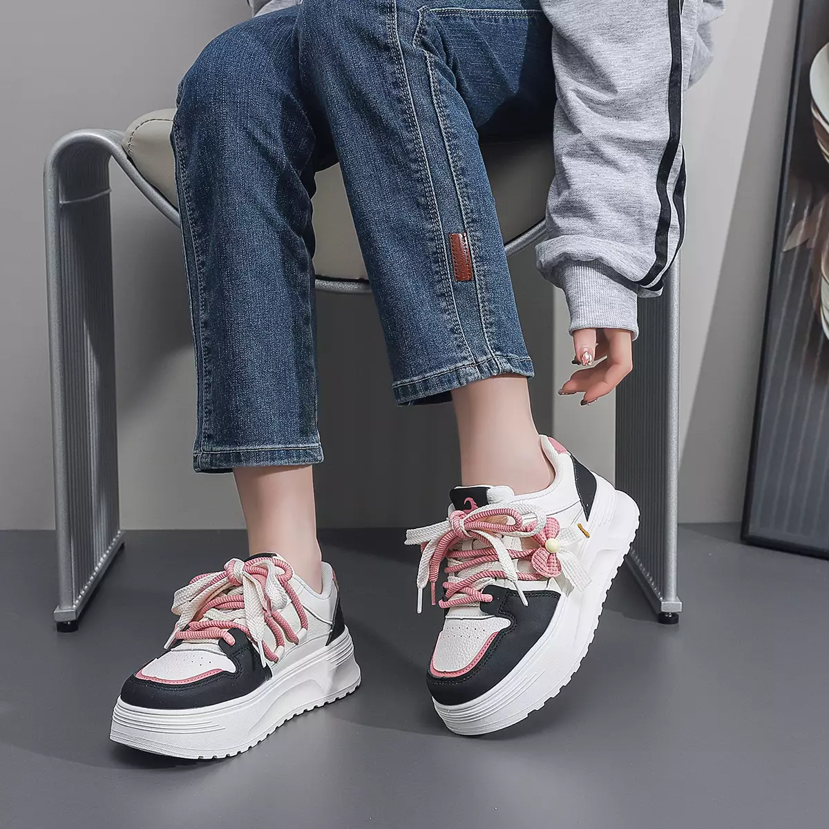 Sepatu Wanita Unik Sneakers Cewek Girly Fashionable Q551