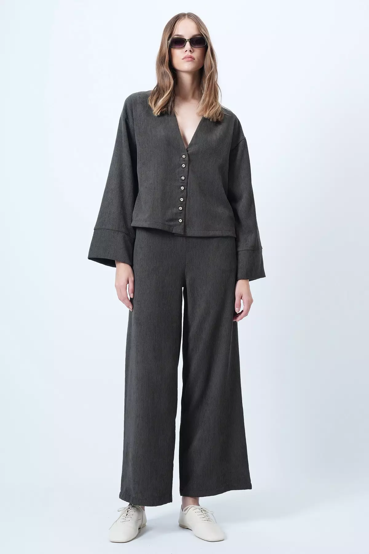 Haki Hakim Lapel Collar Gold Button Detailed Velvet Jacket And Palazzo Trousers Two-Piece Set Alc-X14633