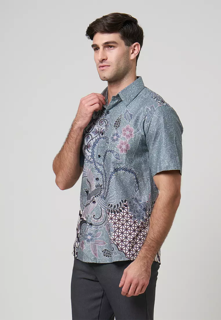 Slimfit Trisatya Kemeja Batik Pria Lengan Pendek