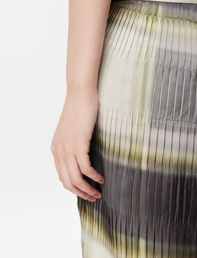 Check tapered mid-length trousers