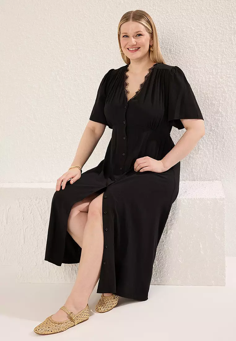 Black Short Sleeve Lace Collar Buttoned Midi Woven Plus Size Dress