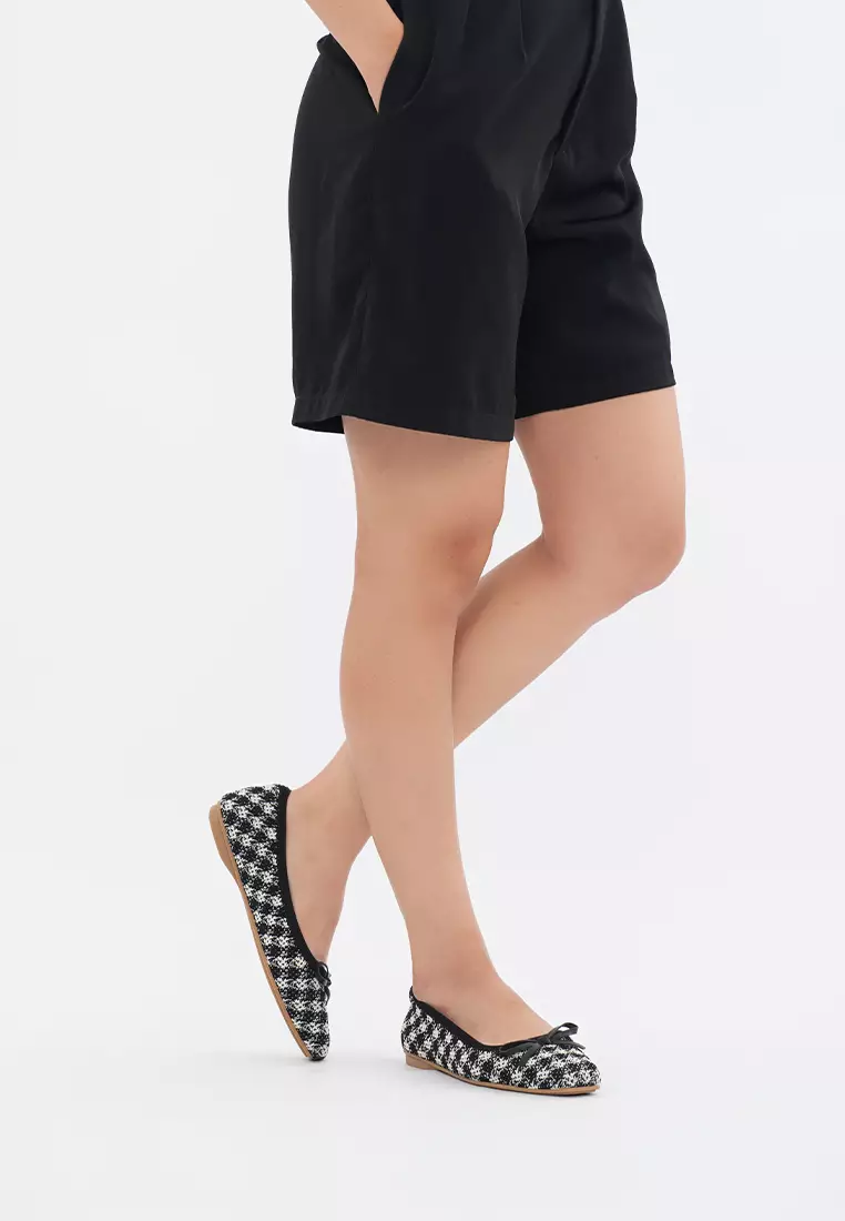 HOUNDSTOOTH FLAT BALLERINA WITH RIBBON DETAIL飞织法式粗花平底芭蕾鞋