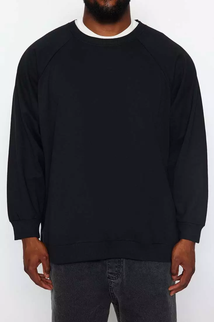 Black Men's Plus Size Oversize Comfortable Basic Sweatshirt with a Soft Pile inside.
