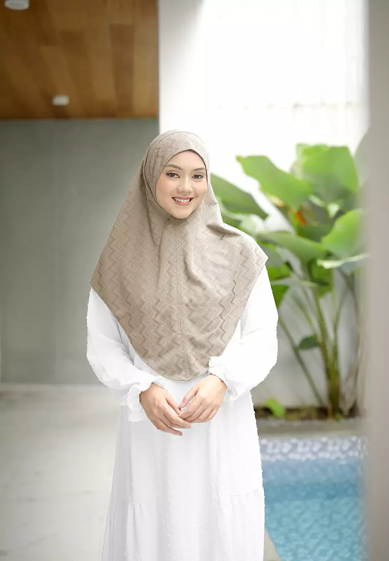 Bergo Instan Sheera 3 Tone Hijab Knit - Almond Cream