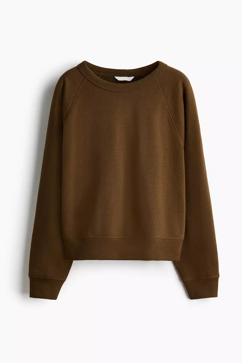 Raglan-sleeved sweatshirt