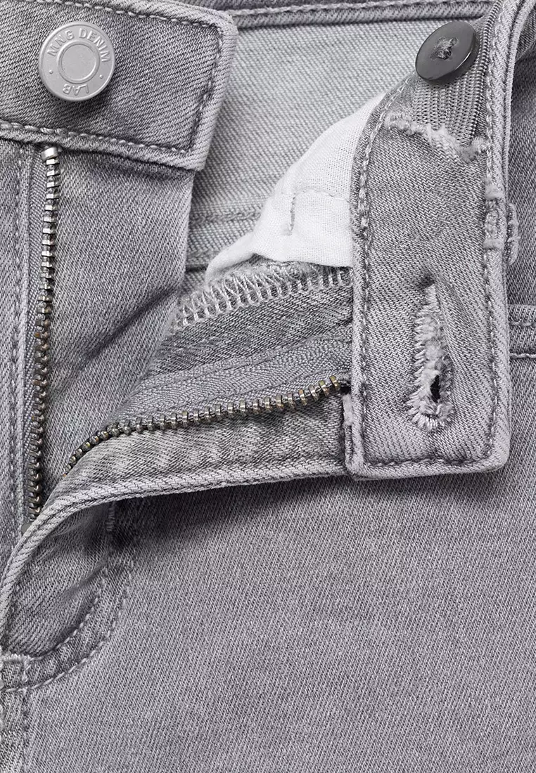 Frayed Low-Rise Skinny Jeans