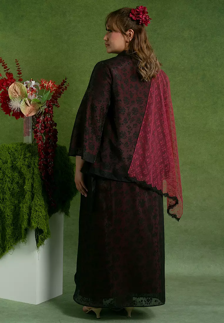 Laila 加大碼 Kebaya 連披肩
