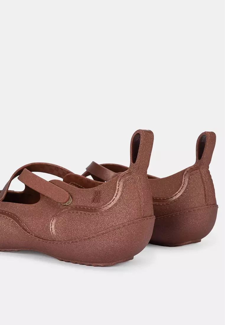 Aira Flats