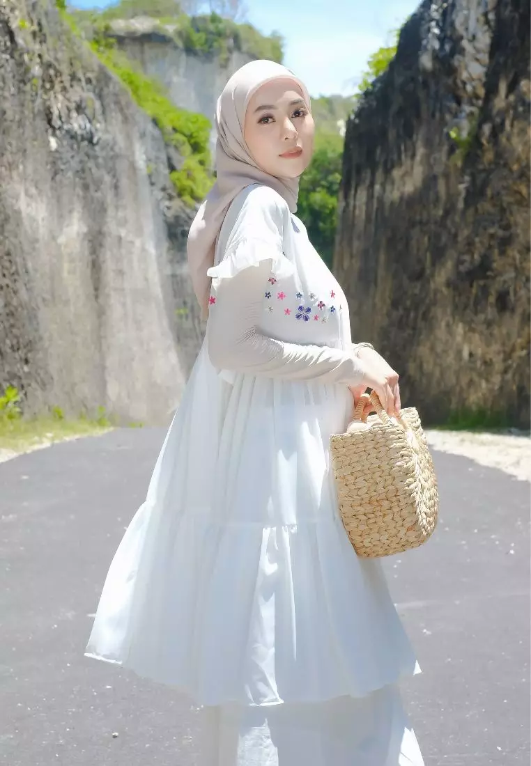 Azzura Tunik Vest Embroidery White